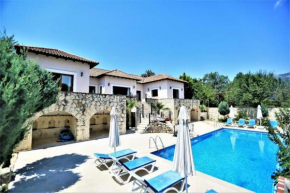 Peaceful Villa with Jacuzzi and Private Pool in Kas